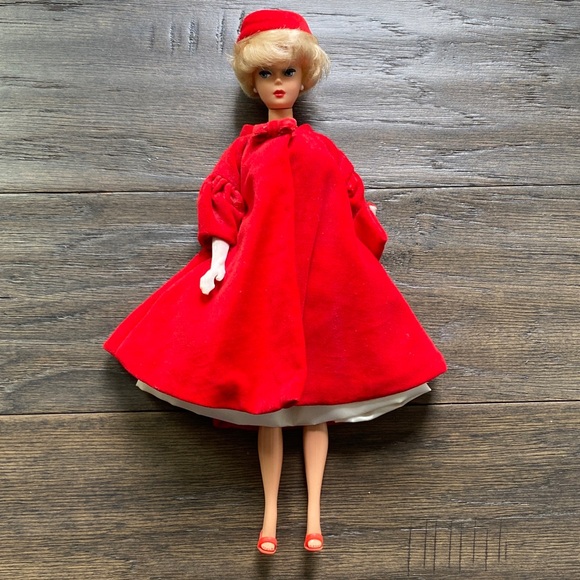 VINTAGE BARBIE Silken Flame 1997 Red Overcoat Barbie Doll - Picture 1 of 7